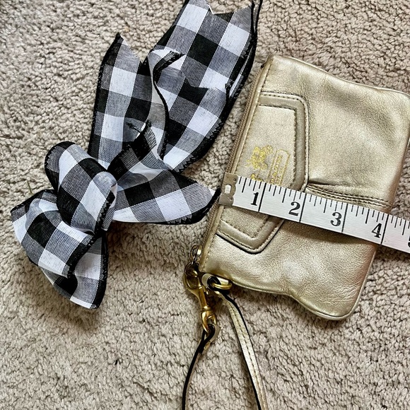 Coach Wristlet - Picture 8 of 9